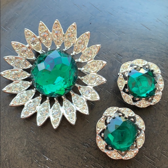 Vintage Brooch and Clip on Earrings - Picture 1 of 4